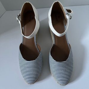 Costal Blue & White Stripe Wedge